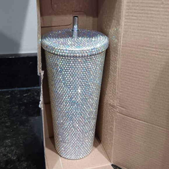 Diamond Studded Bling 26oz Tumbler w/ Stainless Steel Straw & Brush - Picture 7 of 9